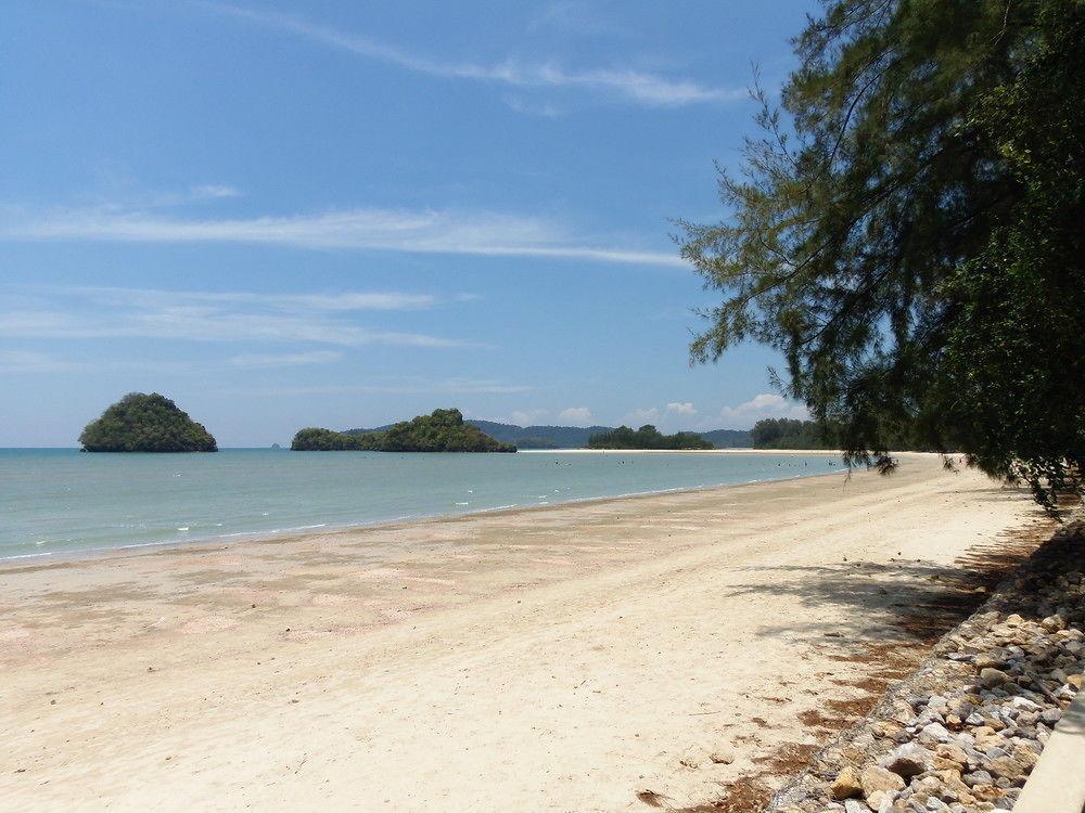 Отель Maneetel Krabi Beachfront-sha Ао Нанг
